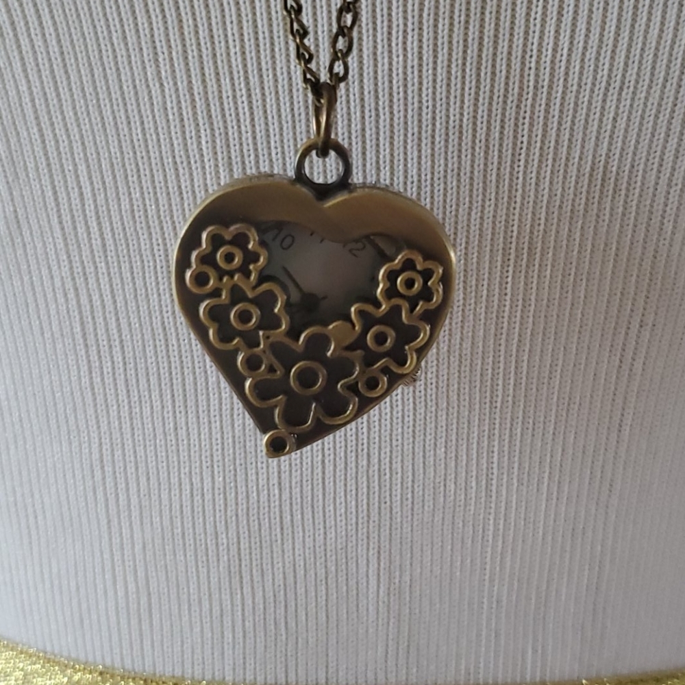 Clock necklace - Picture 2 of 7